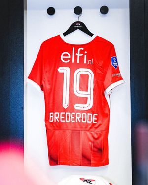 Image post by @azalkmaar on Instagram