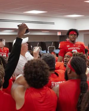 Image post by @uhcougarfb on Instagram