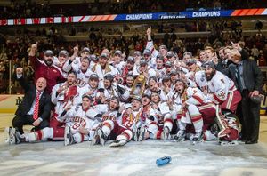 Image post by @du_hockey on Instagram