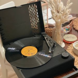 Image post by @victrolaplayers on Instagram