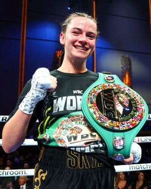 Image post by @MatchroomBoxing on Twitter