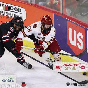 Image post by @du_hockey on Instagram