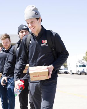 Image post by @du_hockey on Instagram