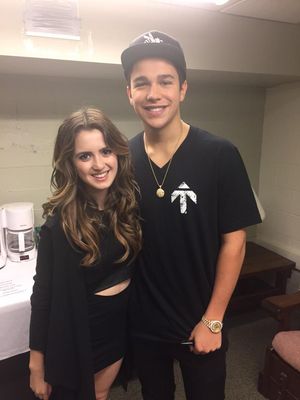 Image post by @lauramarano on Twitter