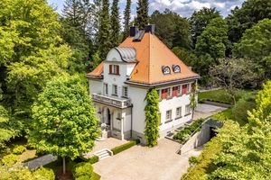 Image post by @christiesrealestate on Instagram