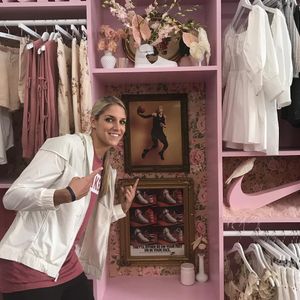 Image post by @de11edonne on Instagram