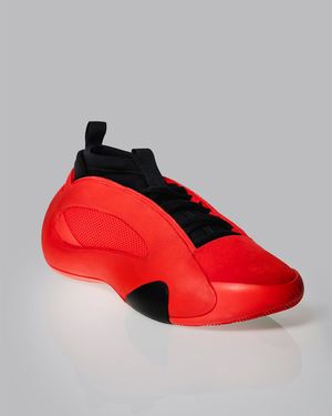 Image post by @adidasHoops on Twitter