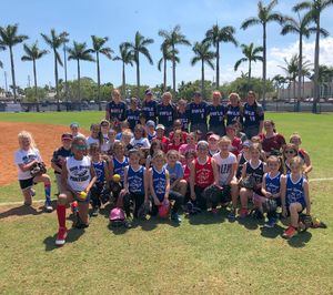 Image post by @fausoftball on Instagram