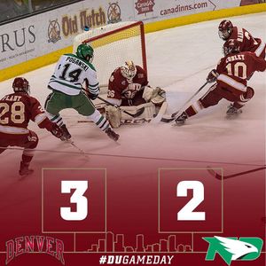Image post by @du_hockey on Instagram
