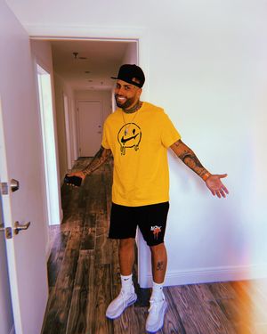 Image post by @nickyjam on Instagram