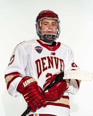 Image post by @du_hockey on Instagram