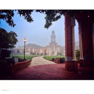 Image post by @leeuniversity on Instagram