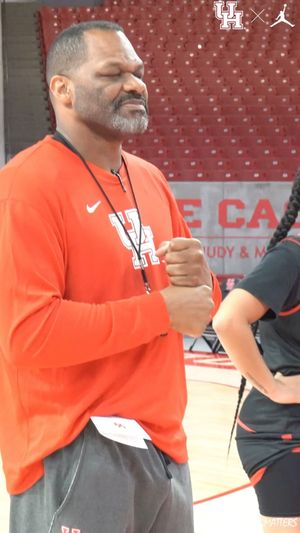 Video post by @uhcougarwbb on Instagram