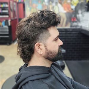 Image post by @floyds99barbershop on Instagram