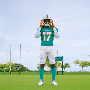 Video post by @jaylenwaddle on Instagram