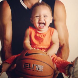 Image post by @ayeshacurry on Instagram