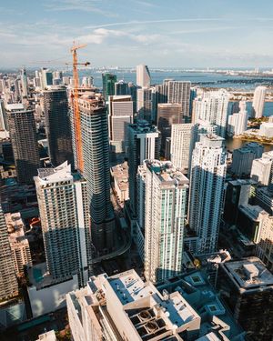 Image post by @its_holes on Instagram