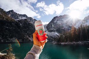 Image post by @drinkspindrift on Instagram