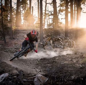 Image post by @foxmtb on Instagram