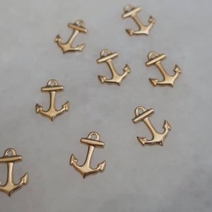 Image post by @beadcache on Instagram