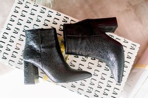 Image post by @shopoutoftown on Instagram