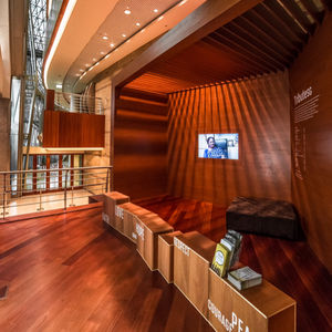 Image post by @esplanadesingapore on Instagram