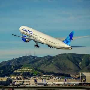 Image post by @united on Instagram