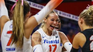 Image post by @GatorsVB on Twitter