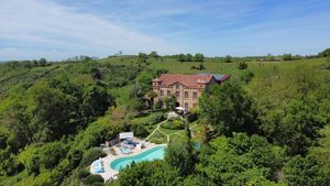 Image post by @christiesrealestate on Instagram