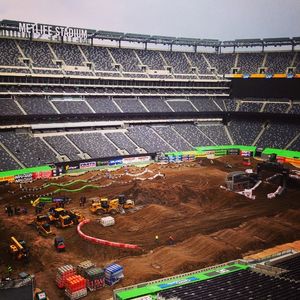 Image post by @metlifestadium on Instagram