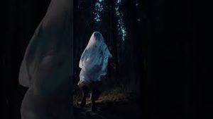 Video post by @aliaboutine on YouTube