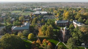 Image post by @IllinoisCollegeAlumni on Facebook