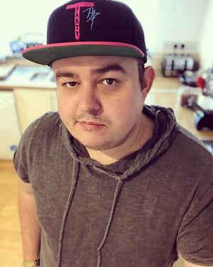 Image post by @daz_black on Instagram