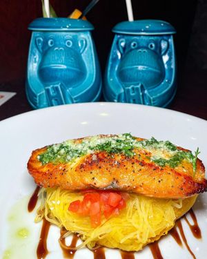 Image post by @houlihans on Instagram