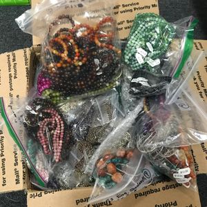 Image post by @beadcache on Instagram