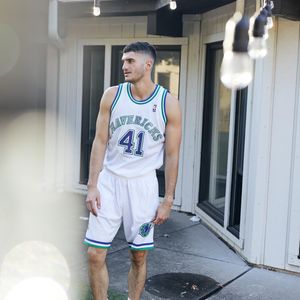 Image post by @dallasmavsshop on Instagram