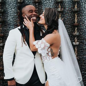 Image post by @theknot on Instagram