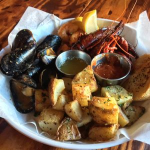Image post by @mccraystavernlawrenceville on Instagram