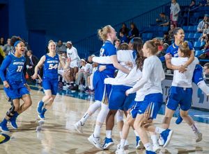 Image post by @hofstrau on Instagram