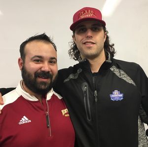 Image post by @du_hockey on Instagram