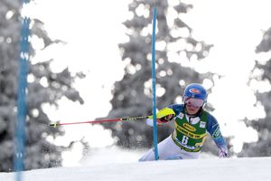 Image post by @usskiteam on Twitter