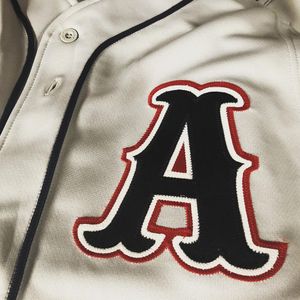 Image post by @aptosace on Instagram