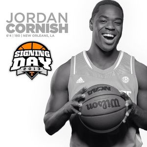 Image post by @vol_hoops on Instagram