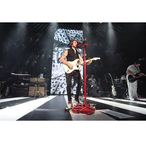 Image post by @thewarfield on Instagram