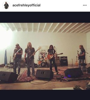 Image post by @itsphilipshouse on Instagram