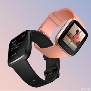 Image post by @fitbit on Instagram