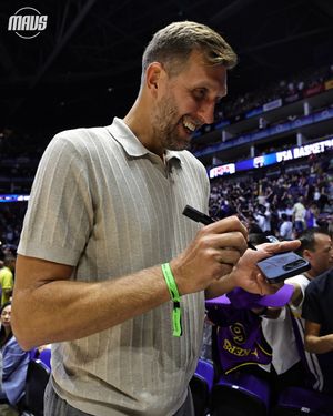 Image post by @dallasmavs on Instagram