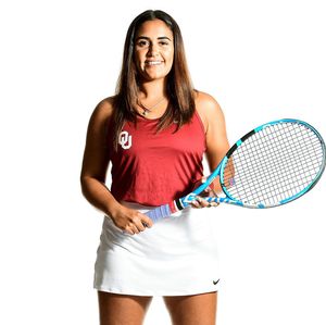 Image post by @ou_wtennis on Instagram