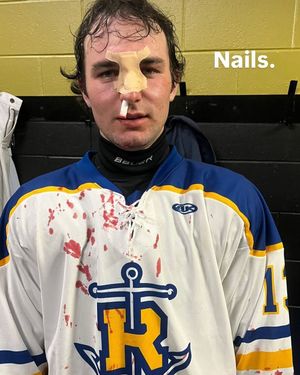 Image post by @collegehockeybuzz on Instagram