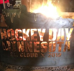 Image post by @hockeydaymn on Instagram